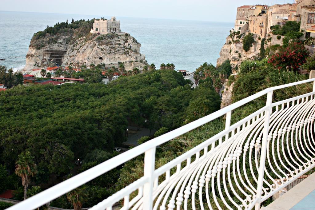 Bella Tropea Suite Zimmer foto